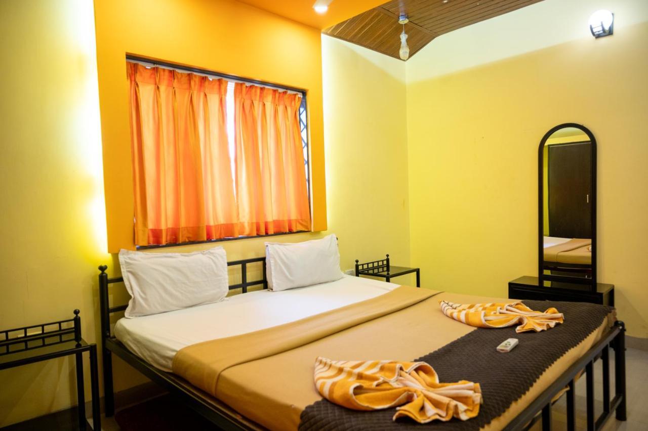 Ronne's Staycation In Goa * Calangute